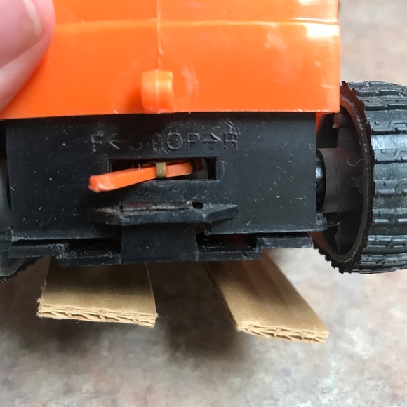 Vintage Battery Operated Bulldozer - Picture 10 of 10